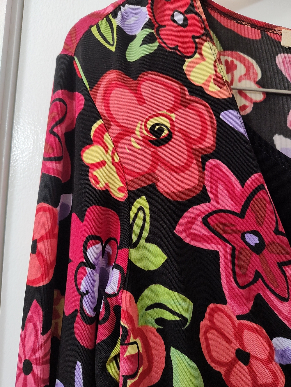 Choices Black Floral V-Neck Tunic with Decorative Brooch Built-in Camisole Vtg - Picture 4 of 14